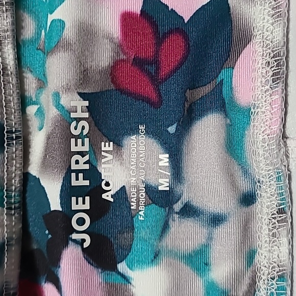Joe Fresh medium multi colour activewear capri legging - Picture 2 of 2